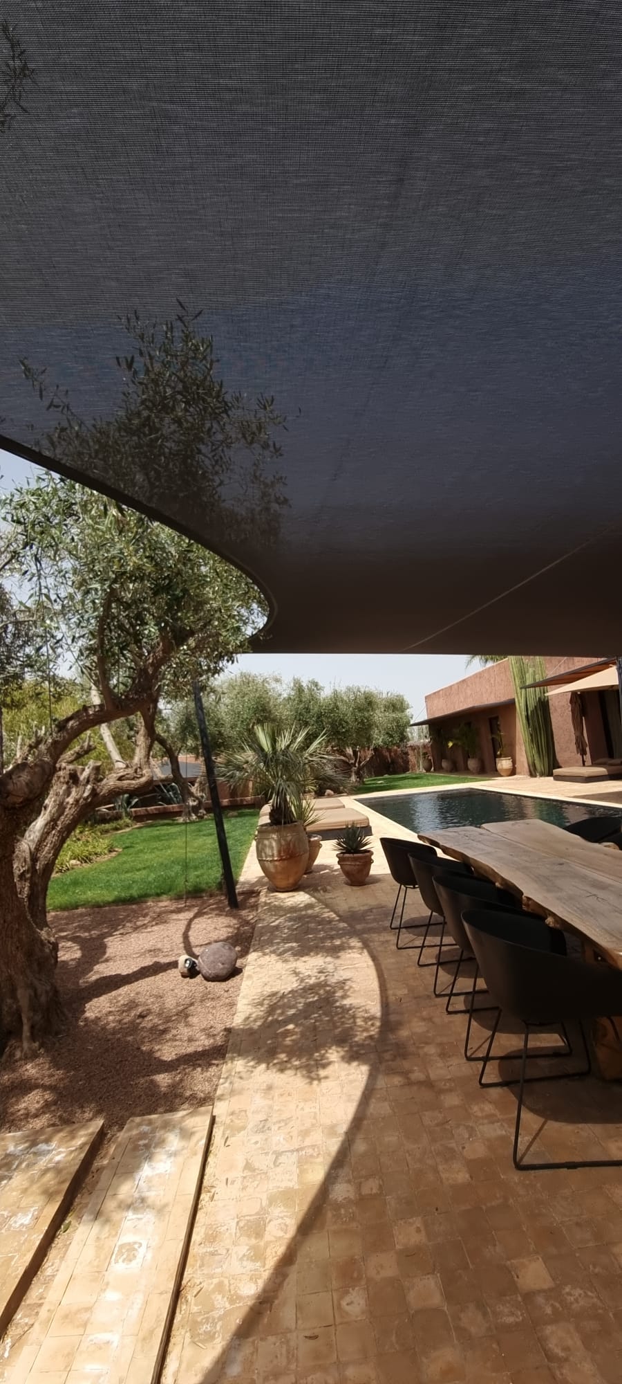 Couverture de piscine à Marrakech - Maison d'Ombre